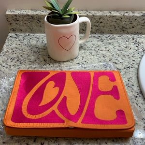 Shiraleah  Love clutch handbag